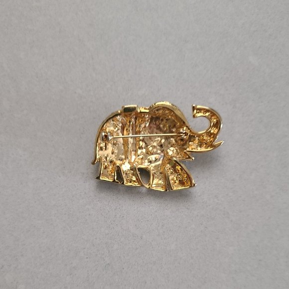 Elephant Brooch, Rhinestones with Green Eye Detail - Picture 4 of 4